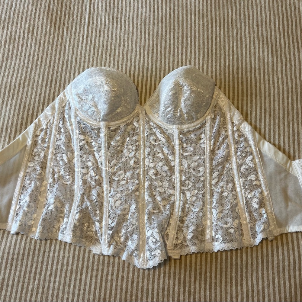 Corset, size 32 C.